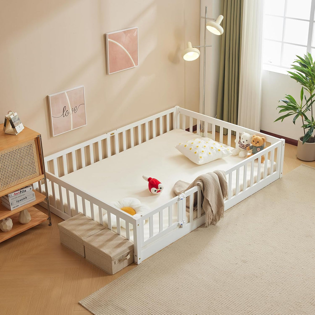 LEADZM Montessori Lit d'enfant Lit au Sol 140x200 cm - Bois Massif avec Porte et Barrière Sécurisée - 12 Lattes Renforcées
